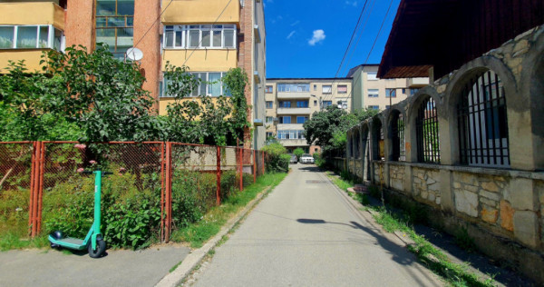 Apartament 4 camere, situat în Târgu Jiu, Aleea Sfantul Ni