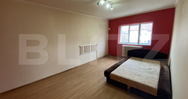 Apartament de 3 camere in suprafata de 54 mp, zona Bradet