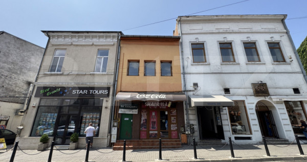 Casă S + P + E, 329 mp, cu spațiu comercial, teren 339 mp,