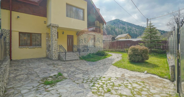 Vilă cochetă, 5 camere și 3 băi, zona Bran