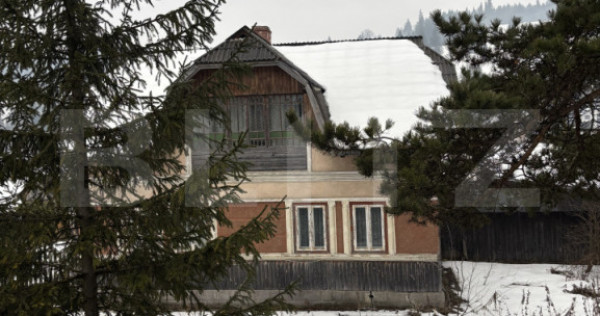 Casă de v&acirc;nzare &icirc;n Poiana Stampei