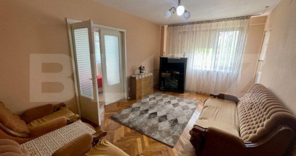 Apartament 3 camere decomandat, Valea Rosie, Zona Scoala Nic