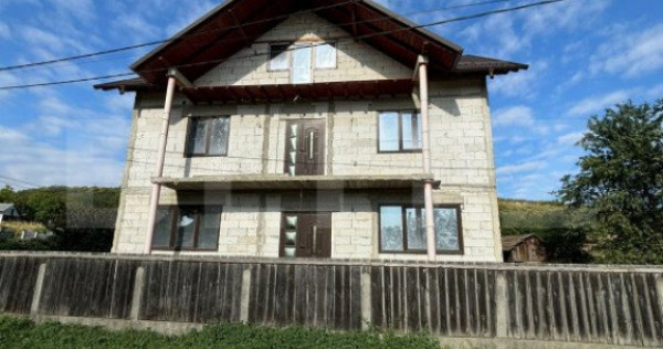 Casa individuala 240mp, semifinisat, loc.Dolhasca