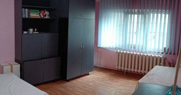 Apartament trei camere strada Lisabonei