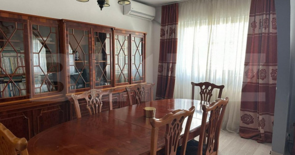 Apartament cu 4 camere, 100 mp, decomandat, zona Aradului