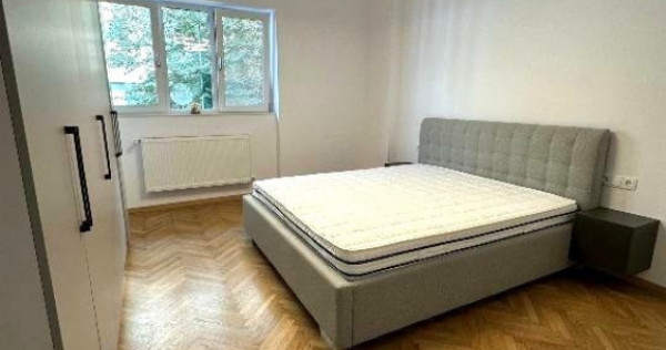 APARTAMENT DE 3 CAMERE, 77MP, CENTRALA DE IMOBIL, PET FRIEND