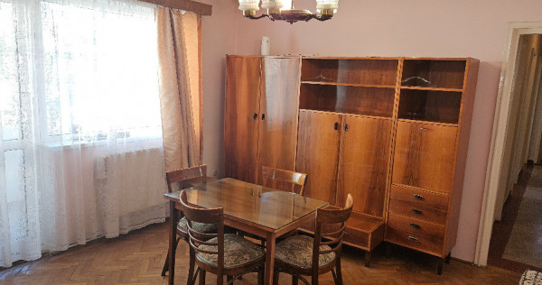 Vand apartament 4 camere in Deva, zona Pietei Centrale, etaj 2,