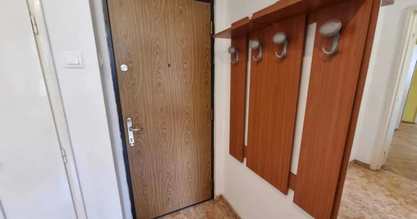 Apartament 2 camere, semidecomandat, zona Dioda