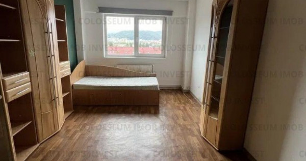 Apartament cu 3 camere - Zona Garii