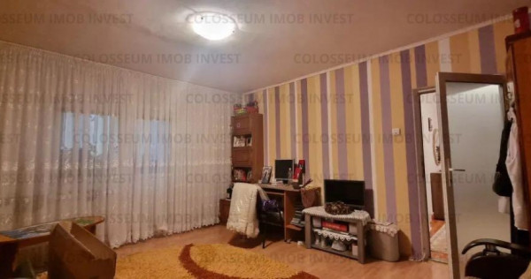 Apartament cu 3 camere - zona Racadau