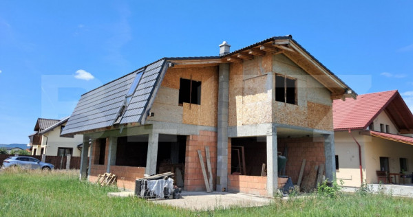 Casa ideal locuit 4 camere teren mare , zona excelenta Crist