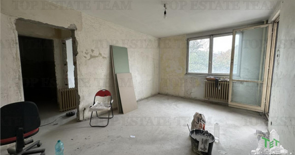 Apartament 3 camere 2 bai decomandat 5 minute metrou Titan