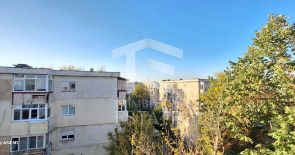 Apartament 3 camere decomandat 2 bai Bloc 1986 Apusului-str.