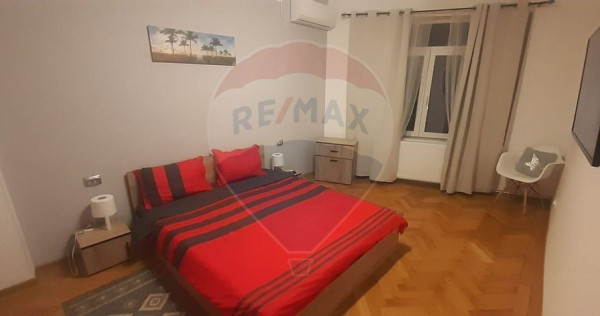 Apartament cu 4 camere de vânzare Sala Palatului