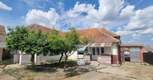 Casă 6 camere, livadă, 3 199 mp, Girisul Negru, Bihor. ...