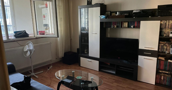 Apartament 3 camere decomandat - Tomis Nord-Ciresica-120.000 euro (E6)