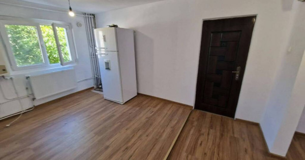 Apartament decomandat 3 camere etaj 3