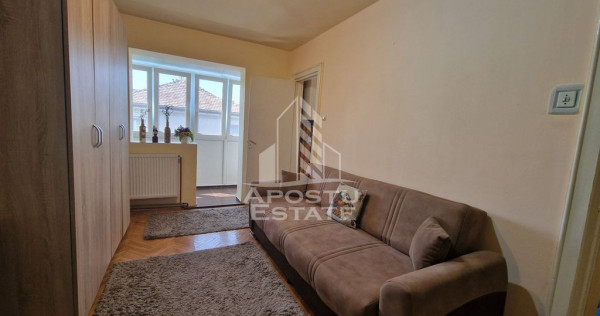 Apartament cu 3 camere, centrala proprie, zona Dacia