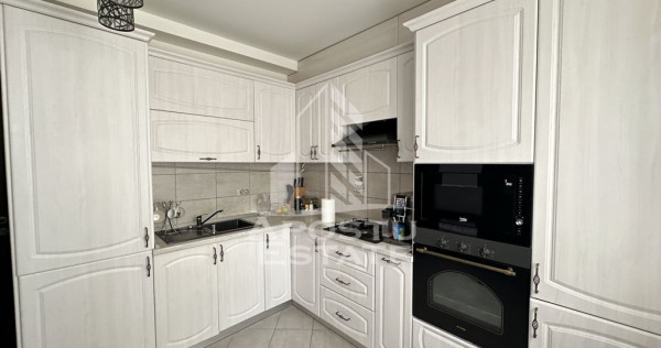 Duplex cu etaj si 5 camere la asfalt în Giroc