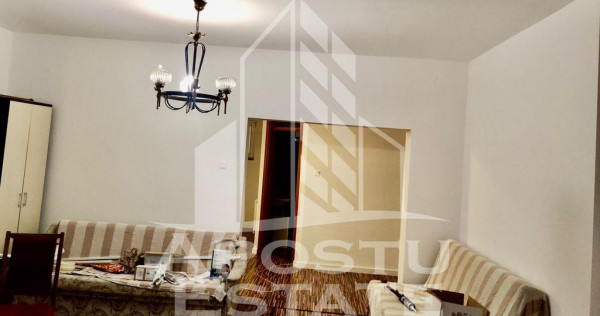 Apartament spatios cu 4 camere in zona Sagului