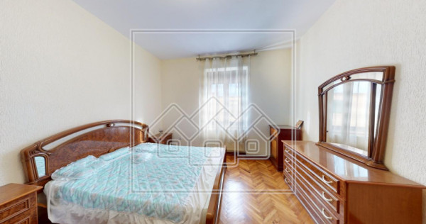 Apartament de inchiriat - 3 cam., 85 mpu, decomandat - Zona