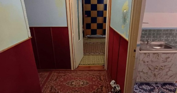 De vanzare apartament cu 3 camere decomandat