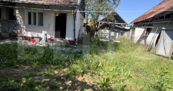 Casa cu 3 camere, 80 mp + 11 arii teren, Localitatea Teaca