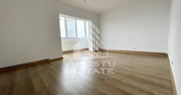 Apartament cu 3 camere, centrala proprie, zona Girocului