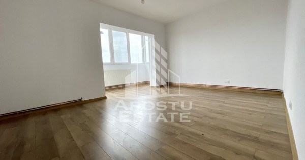 Apartament cu 3 camere, centrala proprie, zona Girocului