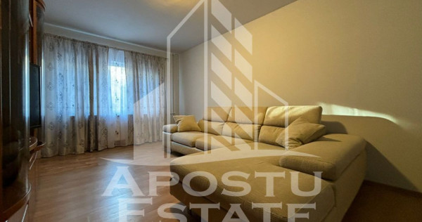 Apartament cu 3 camere, zona Lipovei