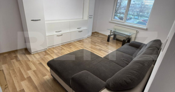 Micro 11 apartament renovat recent , 72 mp, 2 bai 3 camere