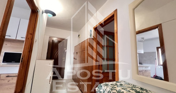 Apartament cu 3 camere, centrala proprie, zona Bucovina