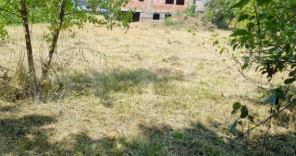 Casă de v&acirc;nzare la roșu, Cășeiu &ndash; 250 mp utili și te