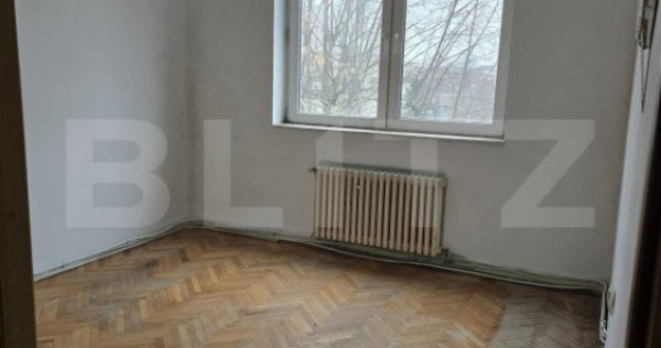 Apartament cu 3 camere, 70 mp, zona Careiului