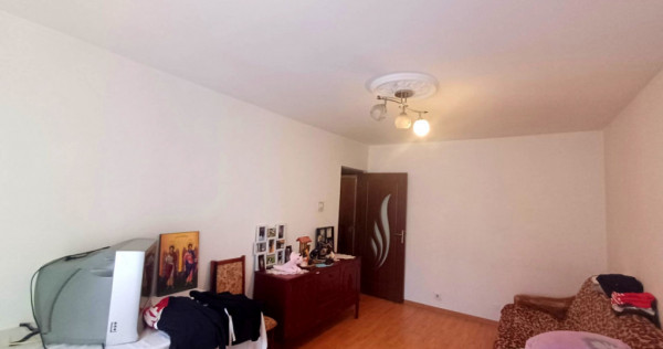 Apartament 3 Camere, etaj 2, zona Nicolina 1