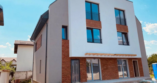 Vila Tip Duplex 5 Camere+ Curte si 3 locuri de Parcare Prelu