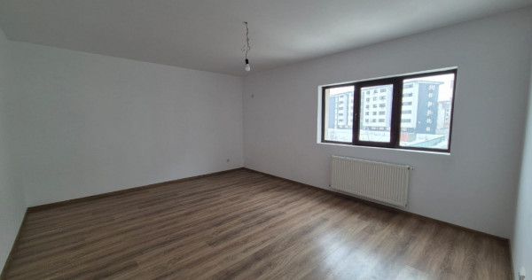 2 camere liber, gata de mutare Grand Arena