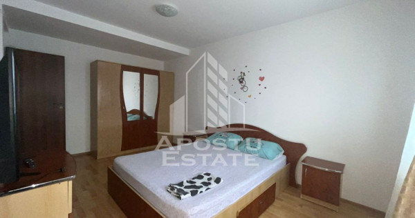 Apartament cu 3 camere, semidecomandat, bloc nou, etajul 1