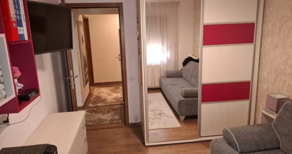 Apartament cu 3 camere, decomandat - zona Tractorul