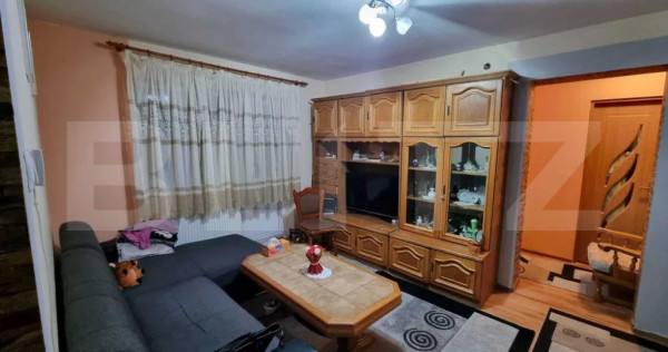 Apartament de vanzare, cu 3 camere, 69 mp, zona strada Botiz