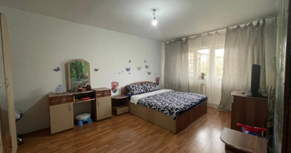 Apartament de vanzare, cu 2 camere, 49 mp, decomandat, Baia