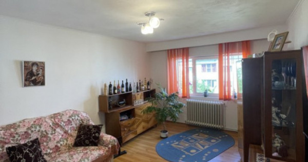 Apartament de vanzare cu 3 camere, 63mp, zona Alecsandri
