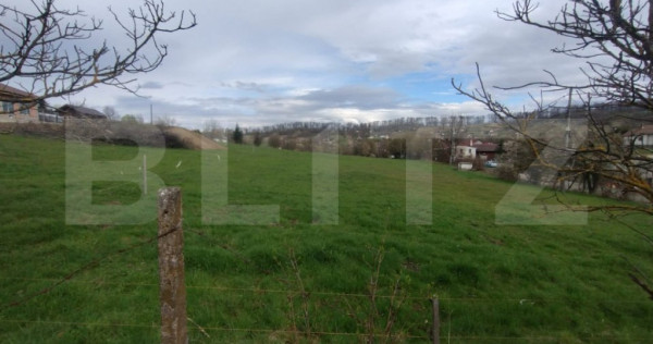 Teren intravilan de vanzare, 1500 mp (15 ari), utilitati, zo