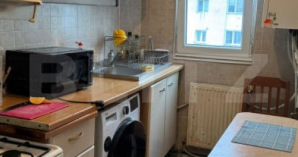 Apartament de vanzare, cu 3 camere, 46 mp, in zona Manastur