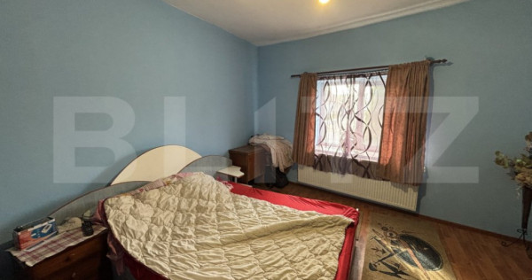 Casa de vanzare, cu 1100mp de teren