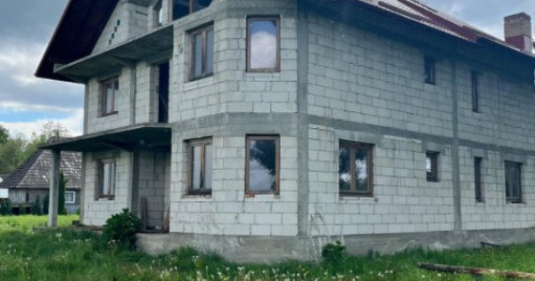 Casa la rosu, teren 1675mp, Fratautii Vechi