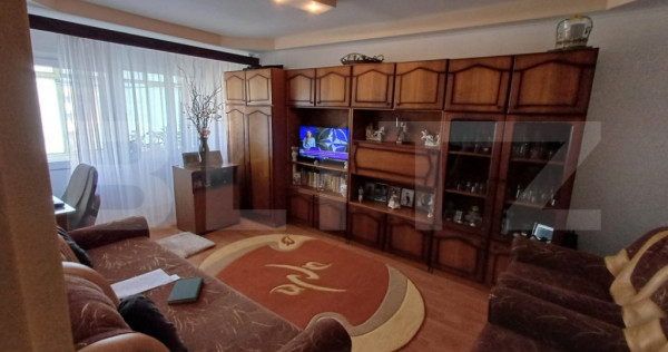 Apartament cu 2 camere, 51 mp, decomandat, zona Lic Ecaterin