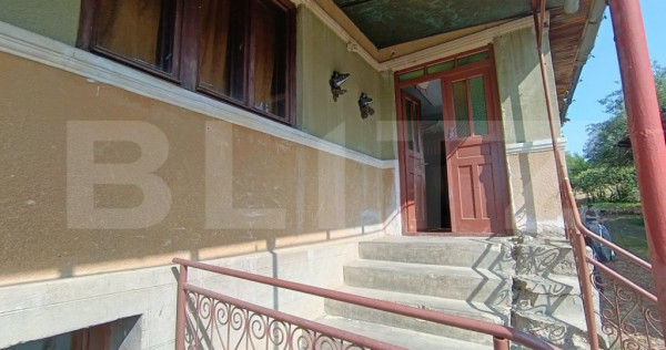 Casa cu 2 camere, 250 mp, zona sud-est