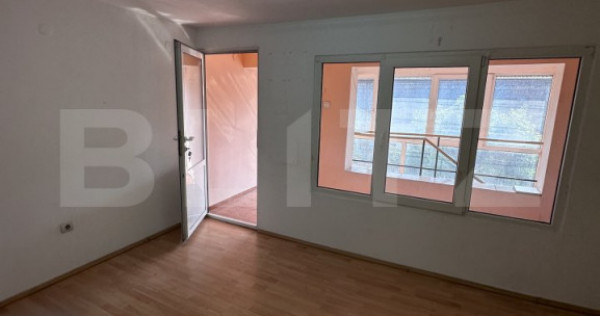 Spatiu de birouri, de inchiriat, 19 mp, zona centrala