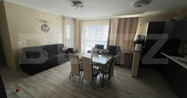 Apartament de vanzare, cu 3 camere, 92 mp, parcare, intermed